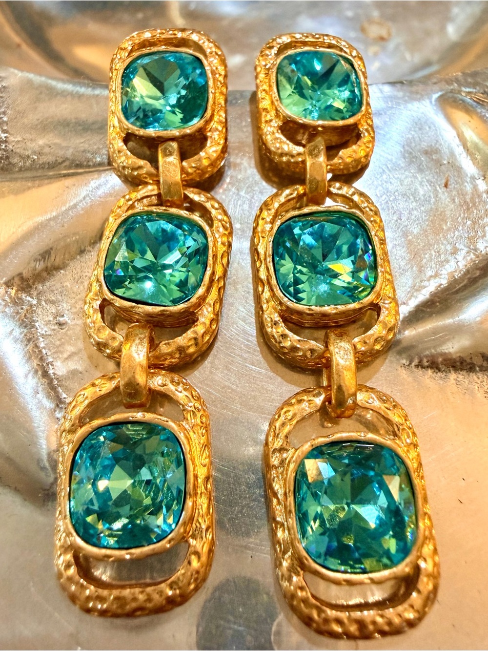 OSCAR DE LA RENTA Earrings🩵Gold Triple Drop Rectangle Bahamian Blue Crystal - Picture 5 of 11